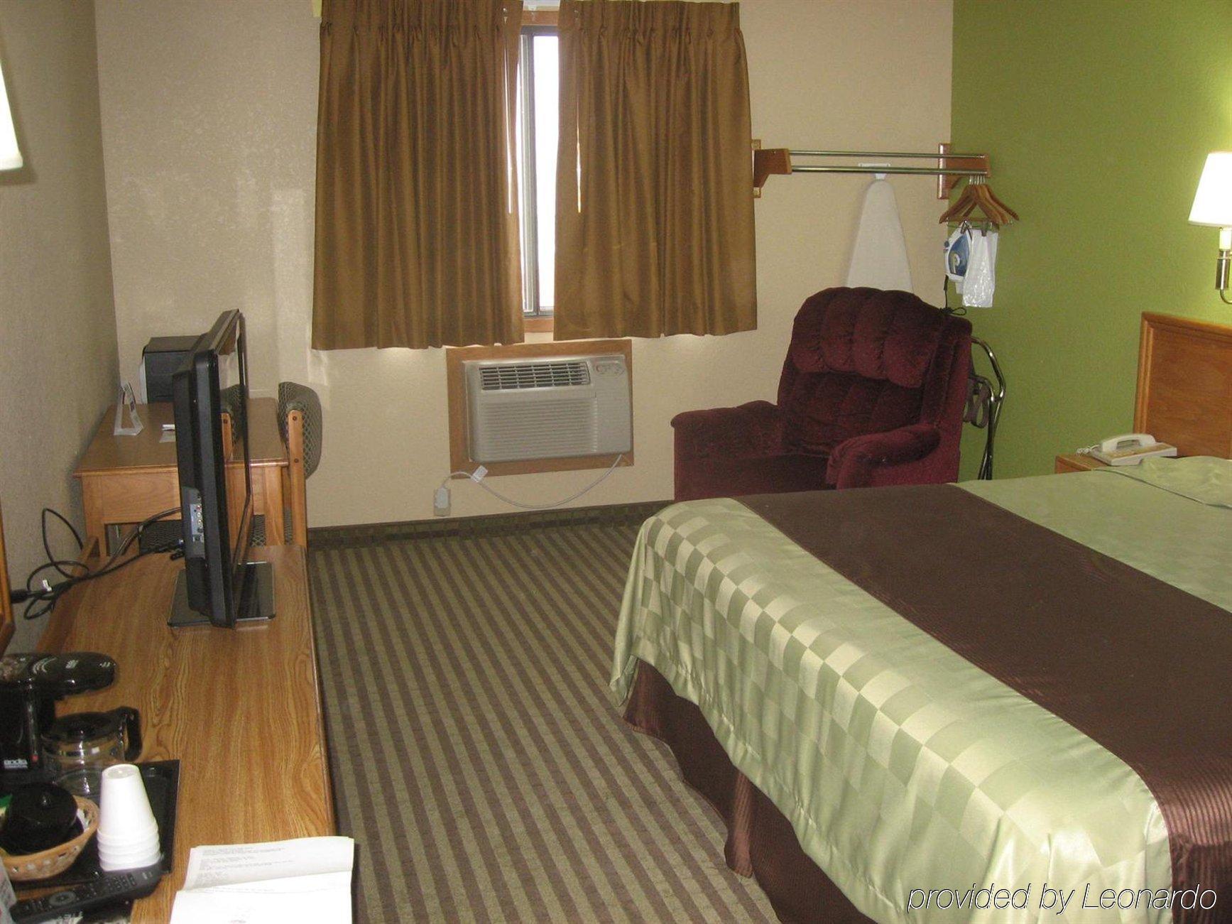 Ramada By Wyndham Cedar Rapids South Hotel Ruang foto