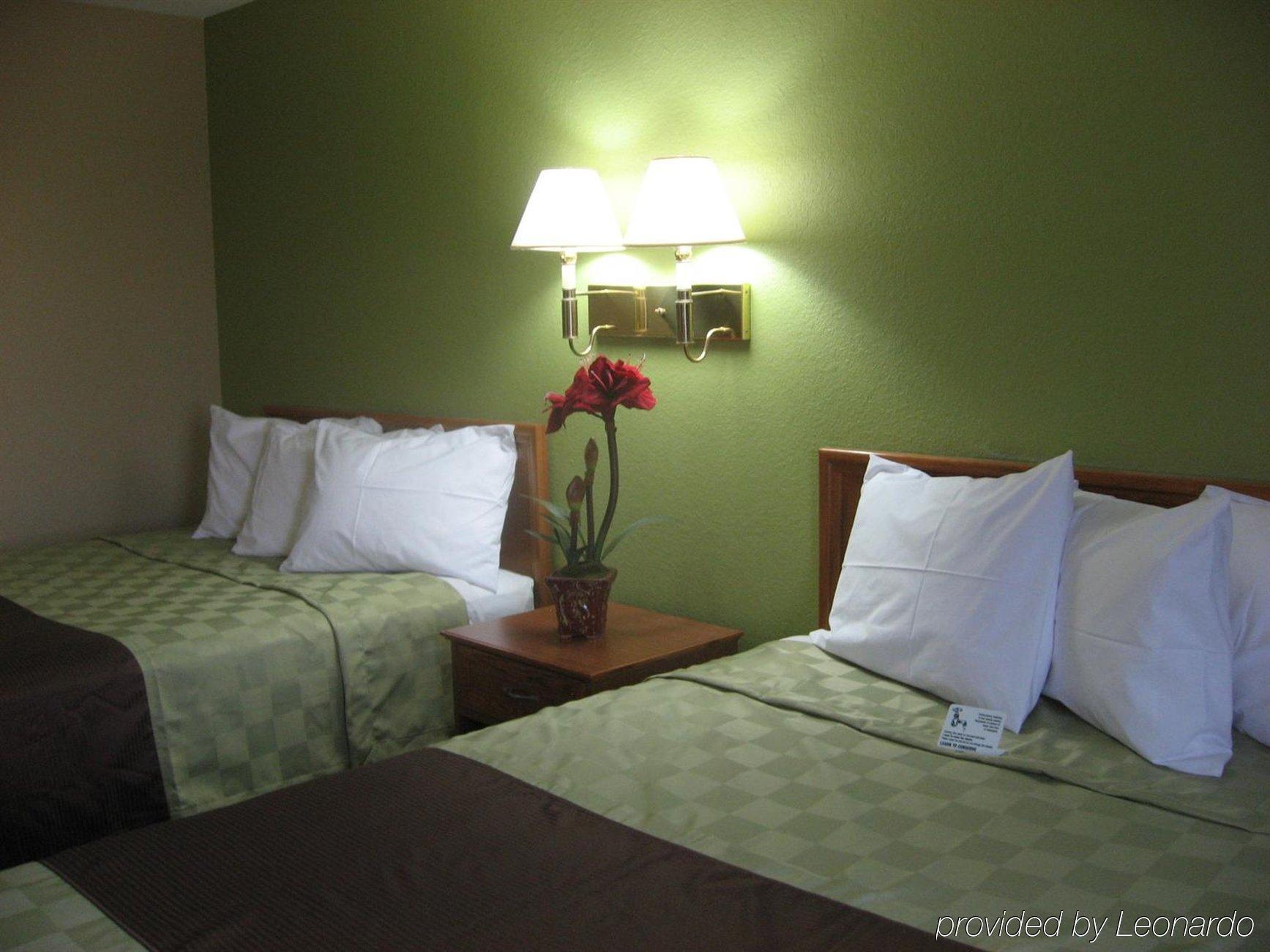 Ramada By Wyndham Cedar Rapids South Hotel Ruang foto