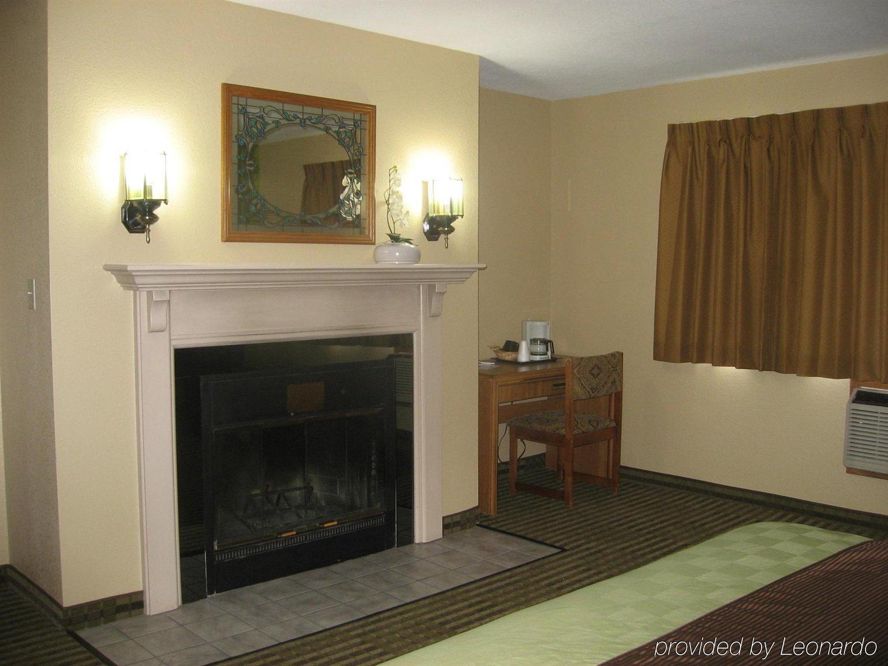 Ramada By Wyndham Cedar Rapids South Hotel Ruang foto